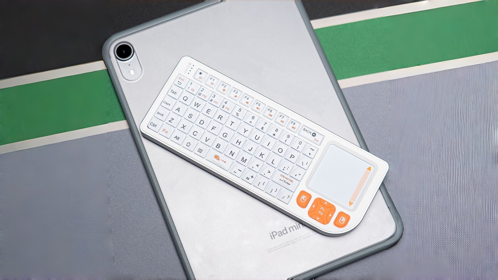 White mini keyboard product photo